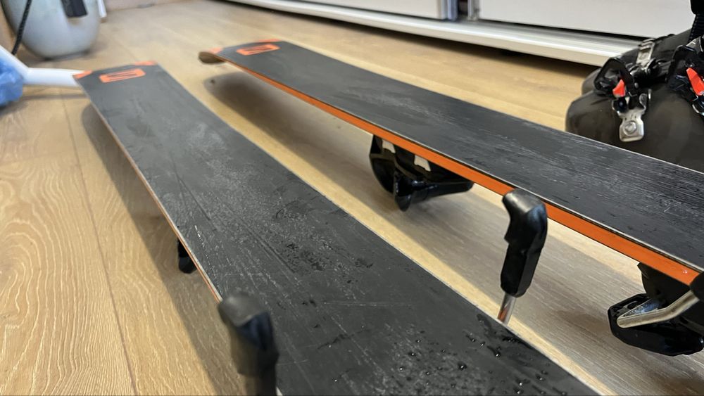 Schiuri Salomon QST 169 Carbon flax All mountain + Clapari Salomon QST