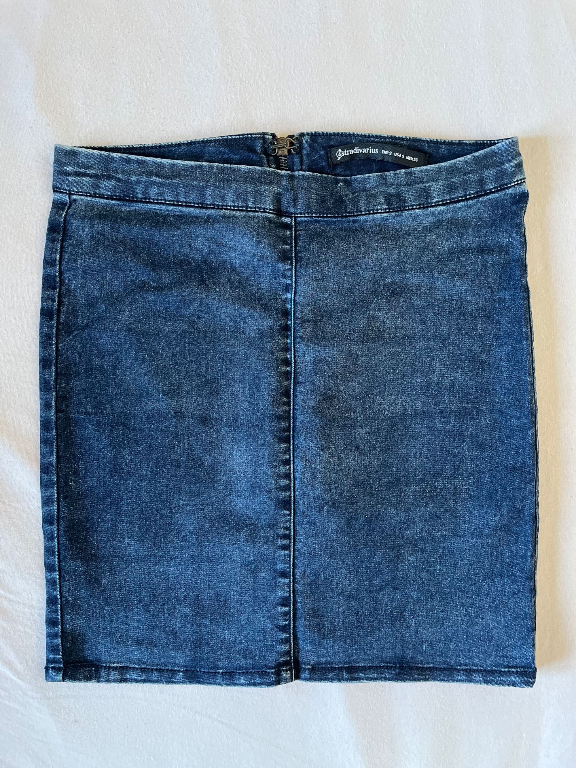 Fustă mini din denim elastic Stradivarius