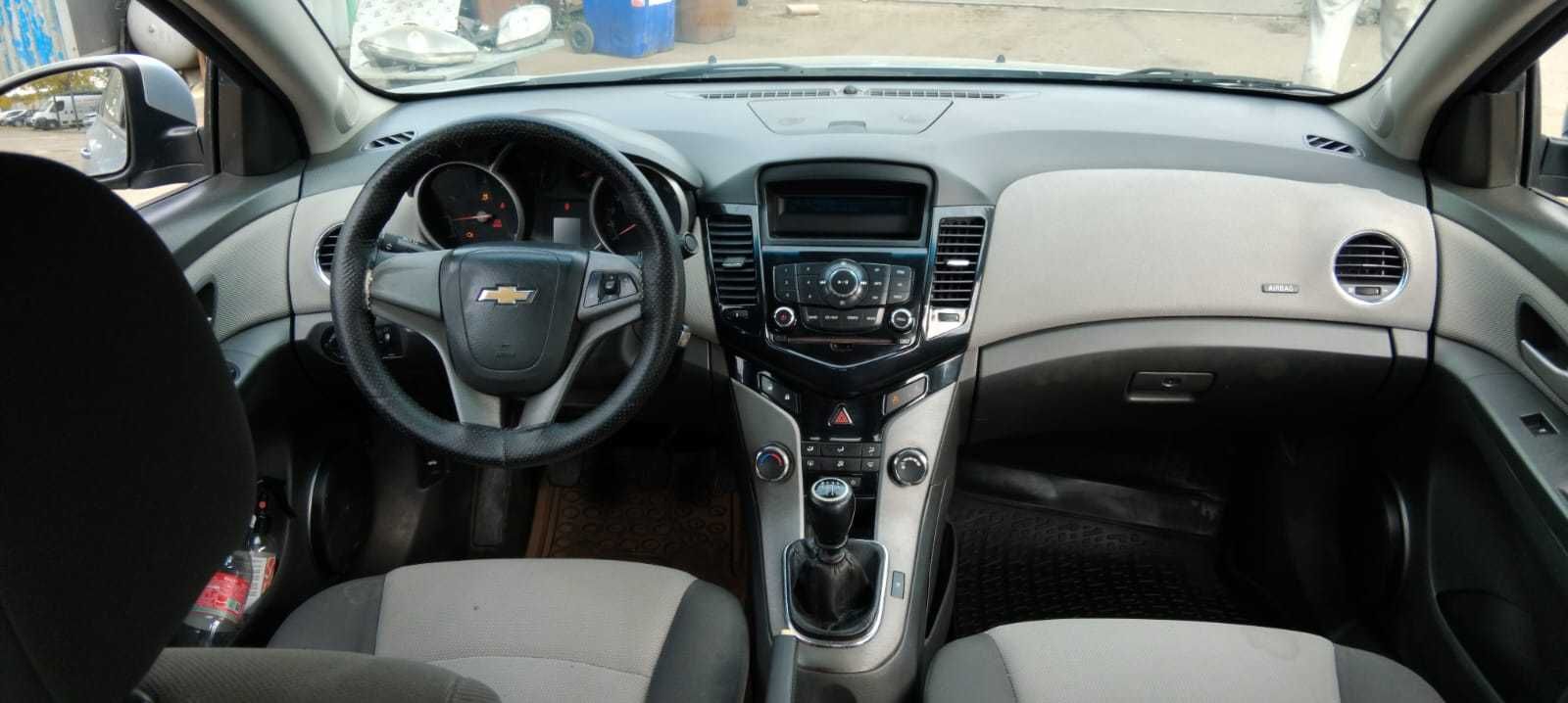 Dezmembrez Chevrolet Cruze 1.6 B an 2010 cod motor F16D4