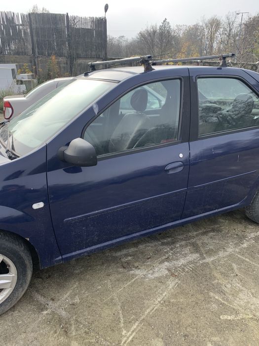 Usa stanga fata Dacia Logan 2009-2011