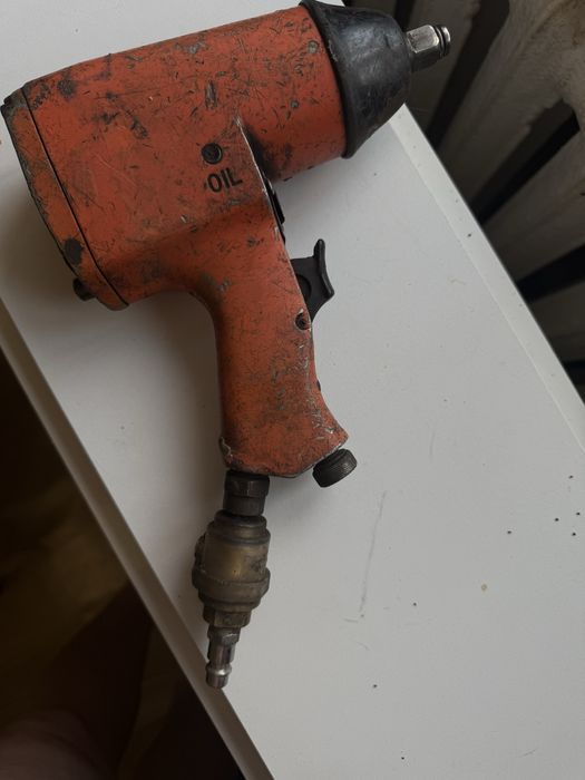 Продам два пневмогайковерта