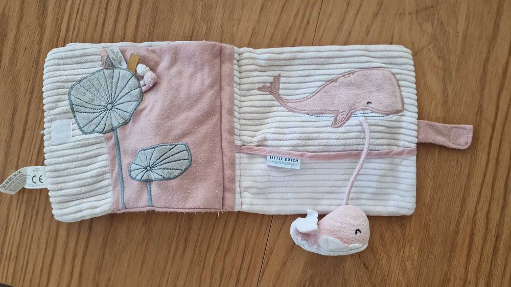 Carte senzoriala moale - colectia Ocean Pink - Little Dutch