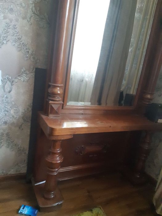 Антикварное зеркало