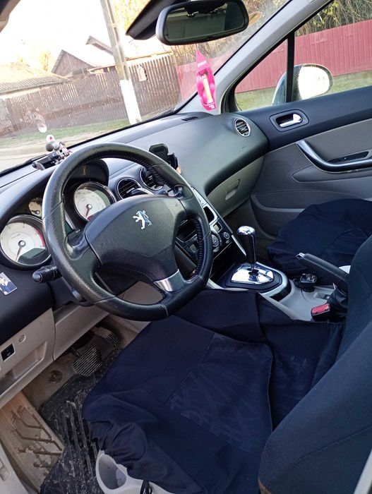 Vând Peugeot 308 automat 2011