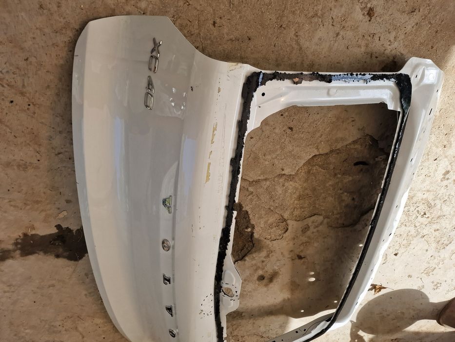 Volvo  XC40 багажник