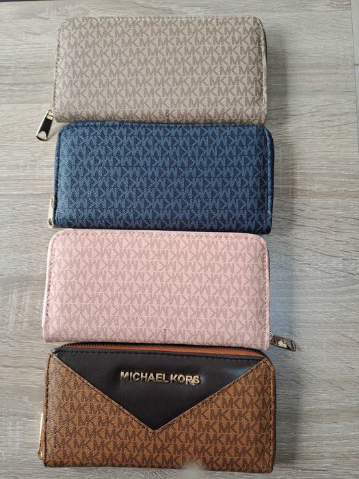 Портмонета на ''MICHAEL KORS''