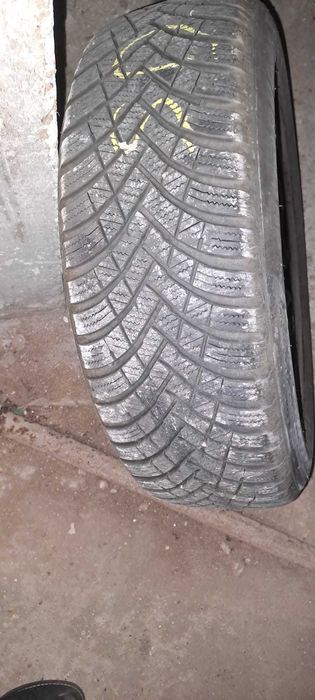 Vând set de 4 roți iarnă 205/60/r16