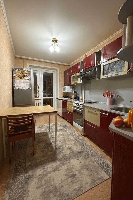 3-комн. квартира, 69.8м², 6/9 этаж
р-н 9 микрорайон