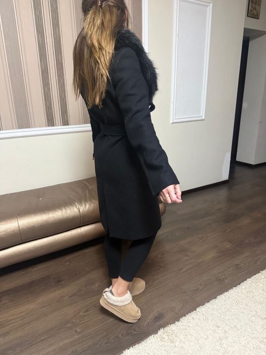 Palton negrul lung de iarna