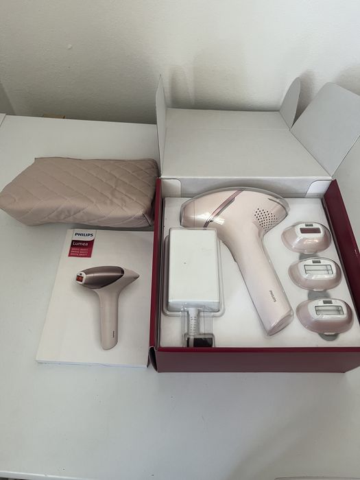 Epilator IPL Philips Lumea serie 9900, model BRI976