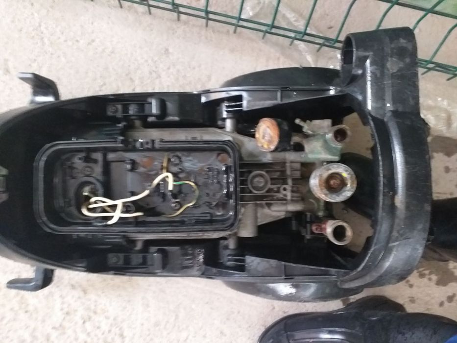 Срочно продаю карчер не рабочий на  запчасти или на вастоновлен я