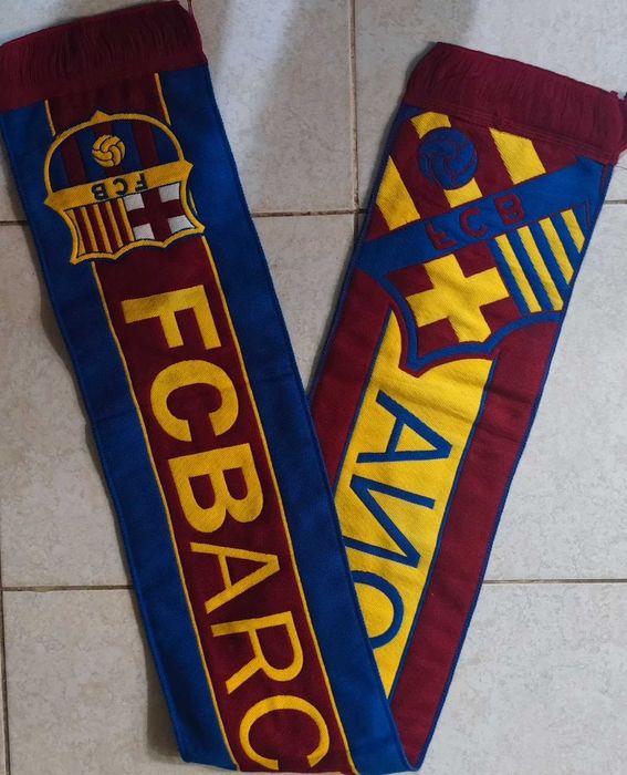 Fular țesut în culorile drapelului Barça.