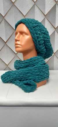 Ръчно плетени шал и шапка от мека прежда Ализе Пуфи