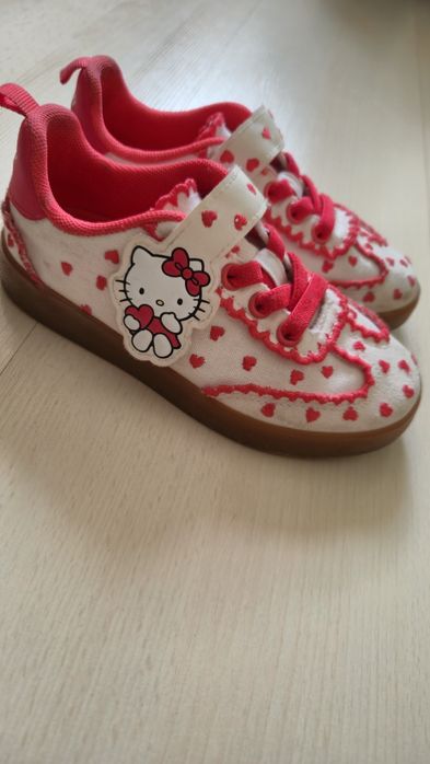 Incaltari marca  H&M