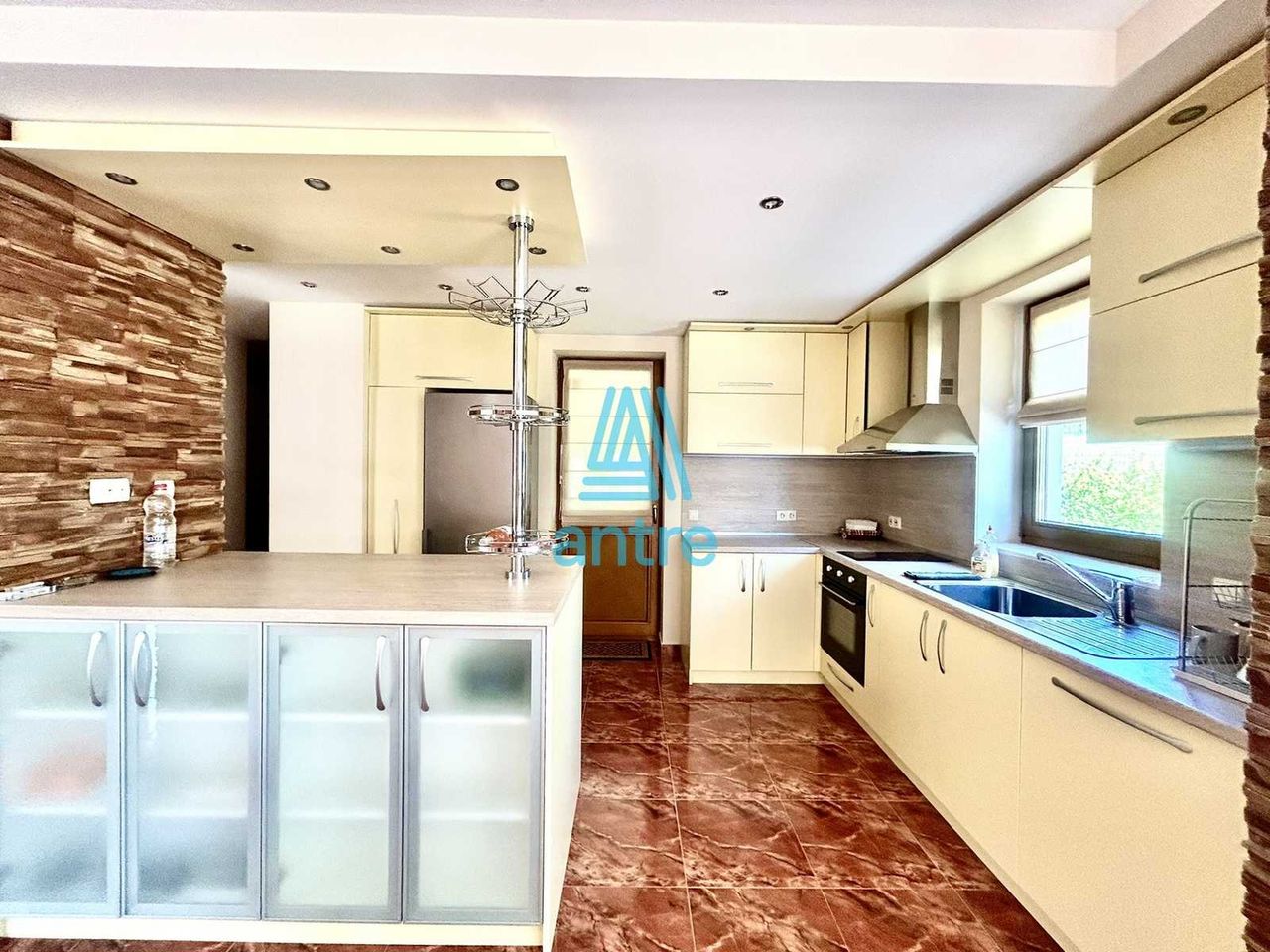 Продава се Къща в с. Бистрица, Област София-град - 410 кв.м за 2183 €/кв.м - Снимка #4