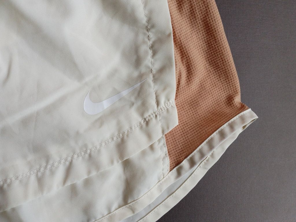 Nike дамски шорти размер с