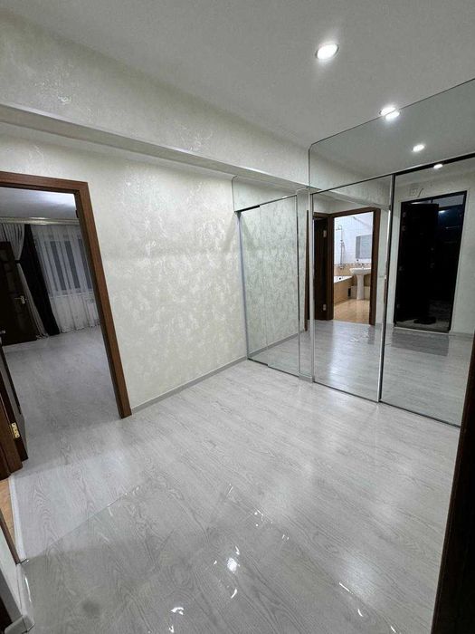 Marxabo hududida kvartira zudlik bilan sotiladi!