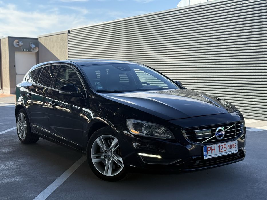 Volvo V60 Plug-in HYBRID/2.4AWD/12.2013/Navi/PIELE/GARANTIE/RATE