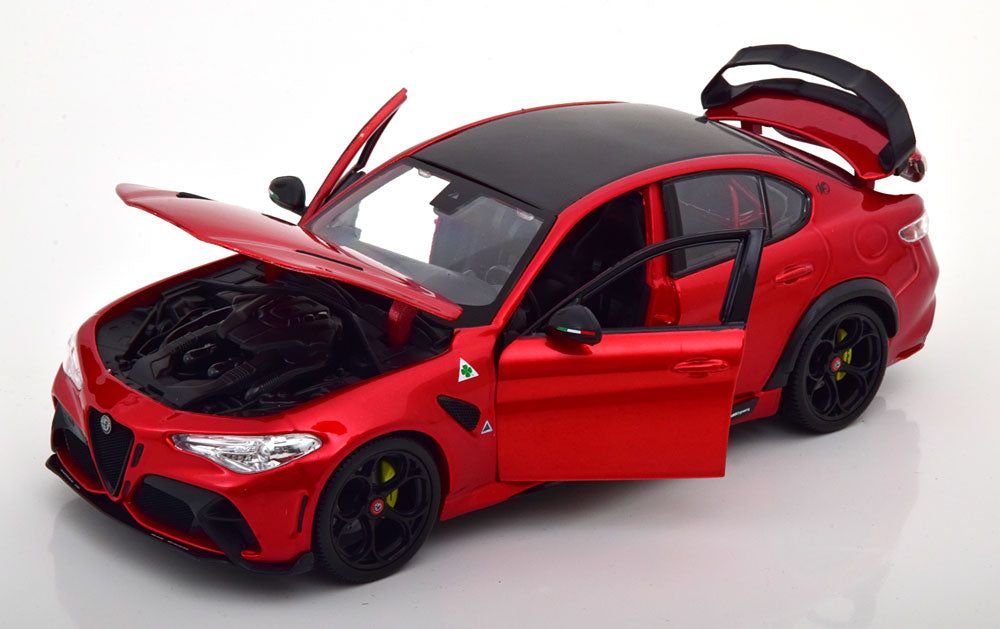 Macheta auto Alfa Romeo Giulia GTAm (2020) 1:18 Bburago