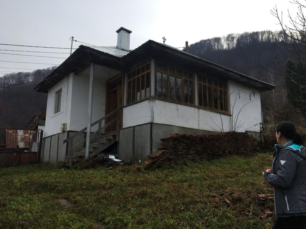 Casa de vanzare si teren