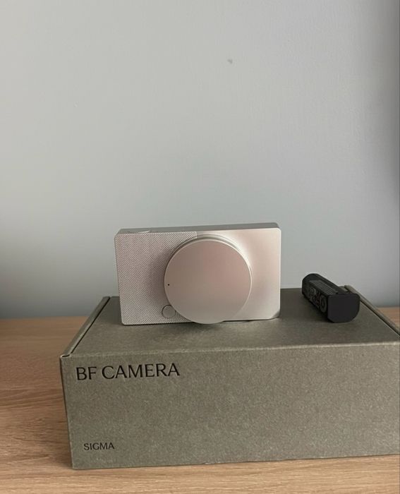 Sigma BF Aparat Foto Mirrorless Full Frame 24MP 6k30p Argintiu NOU!