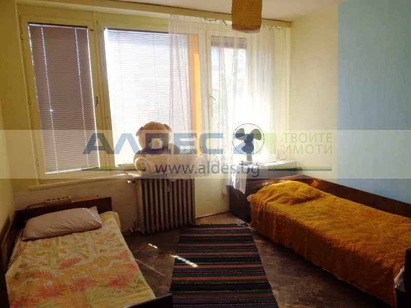 Дава се под наем Тристаен апартамент в София, Център - 104 кв.м за 459 € - Снимка #4