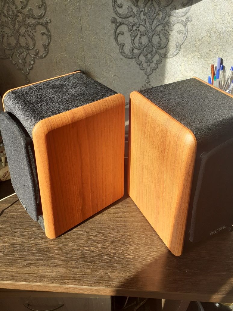 Продам сабуфер Микролаб