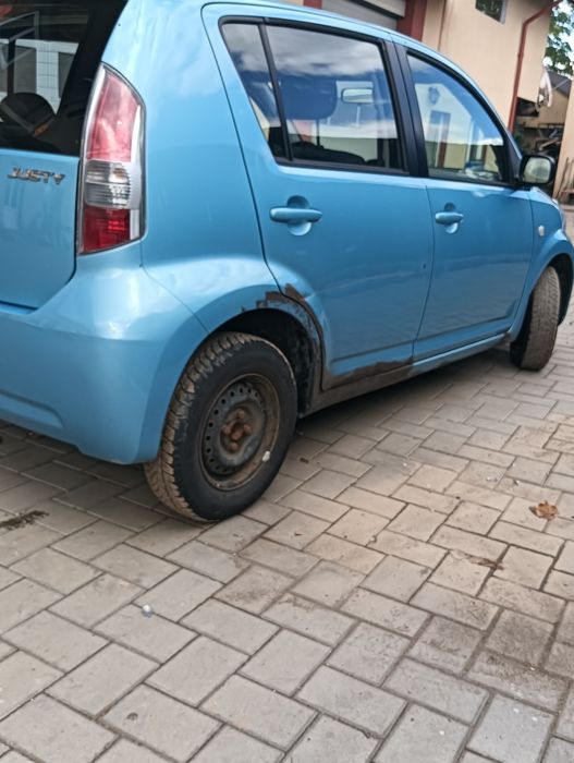Vând Subaru Justy