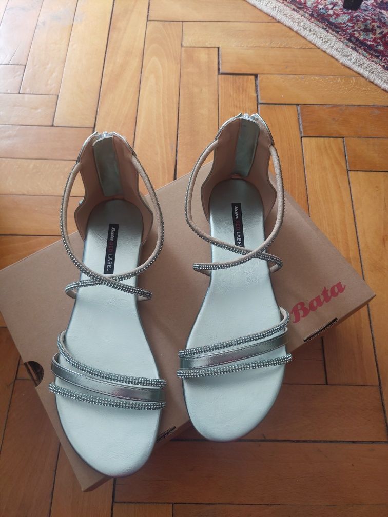 Сандали BATA - 38 номер