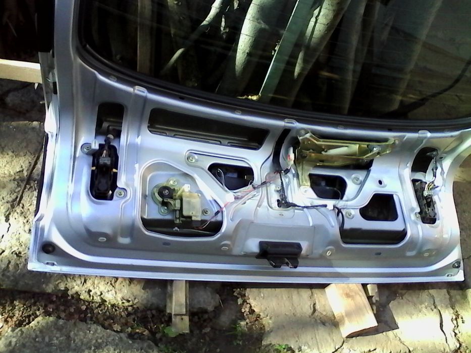 Haion luneta Renault Laguna,inchidere elect.,motoras stergator,brat..