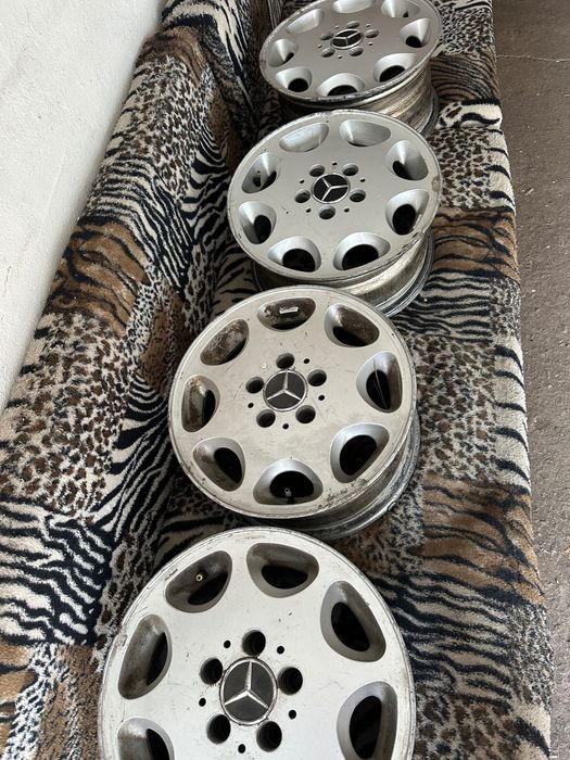 Продам диски на Мерседес R15