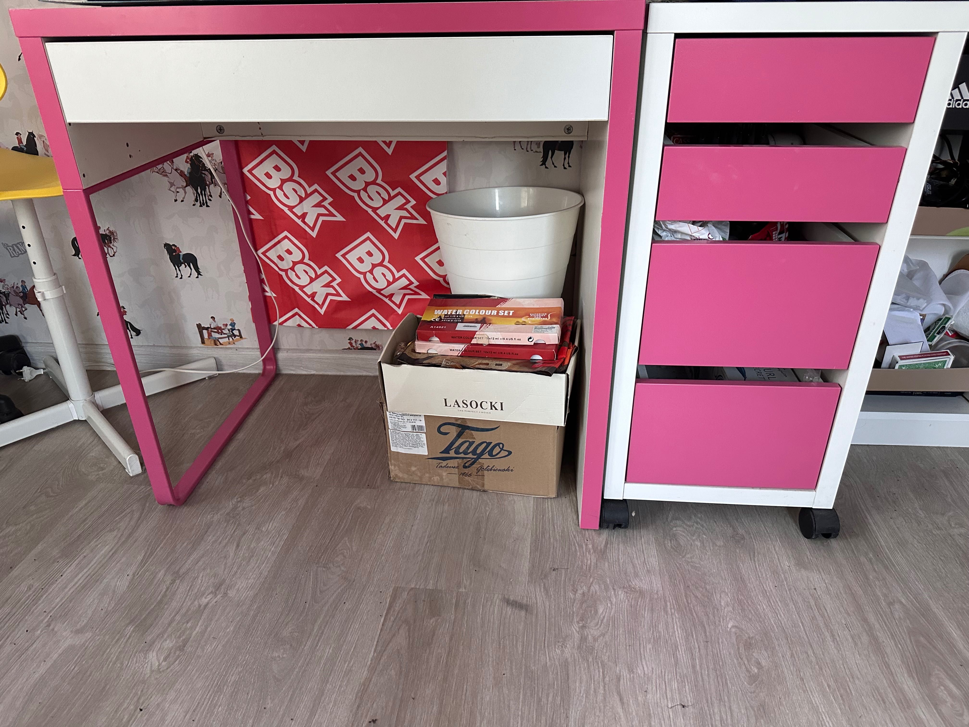IKEA бюро и контейнер