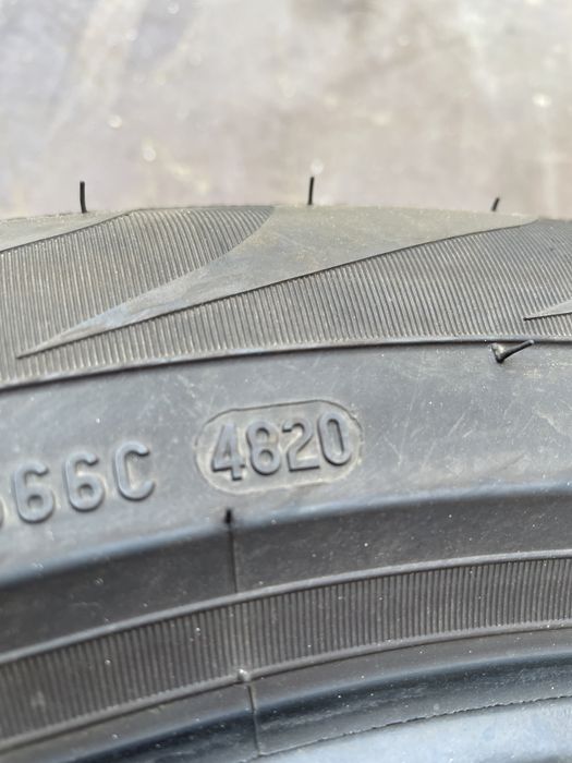 Anv vara 235/55/19 Continental/Pirelli