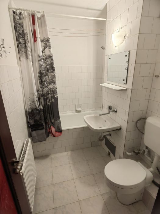 Apartament 2 camere, parter, zona Ura – Bacău, 46 mp + balcon 10 m