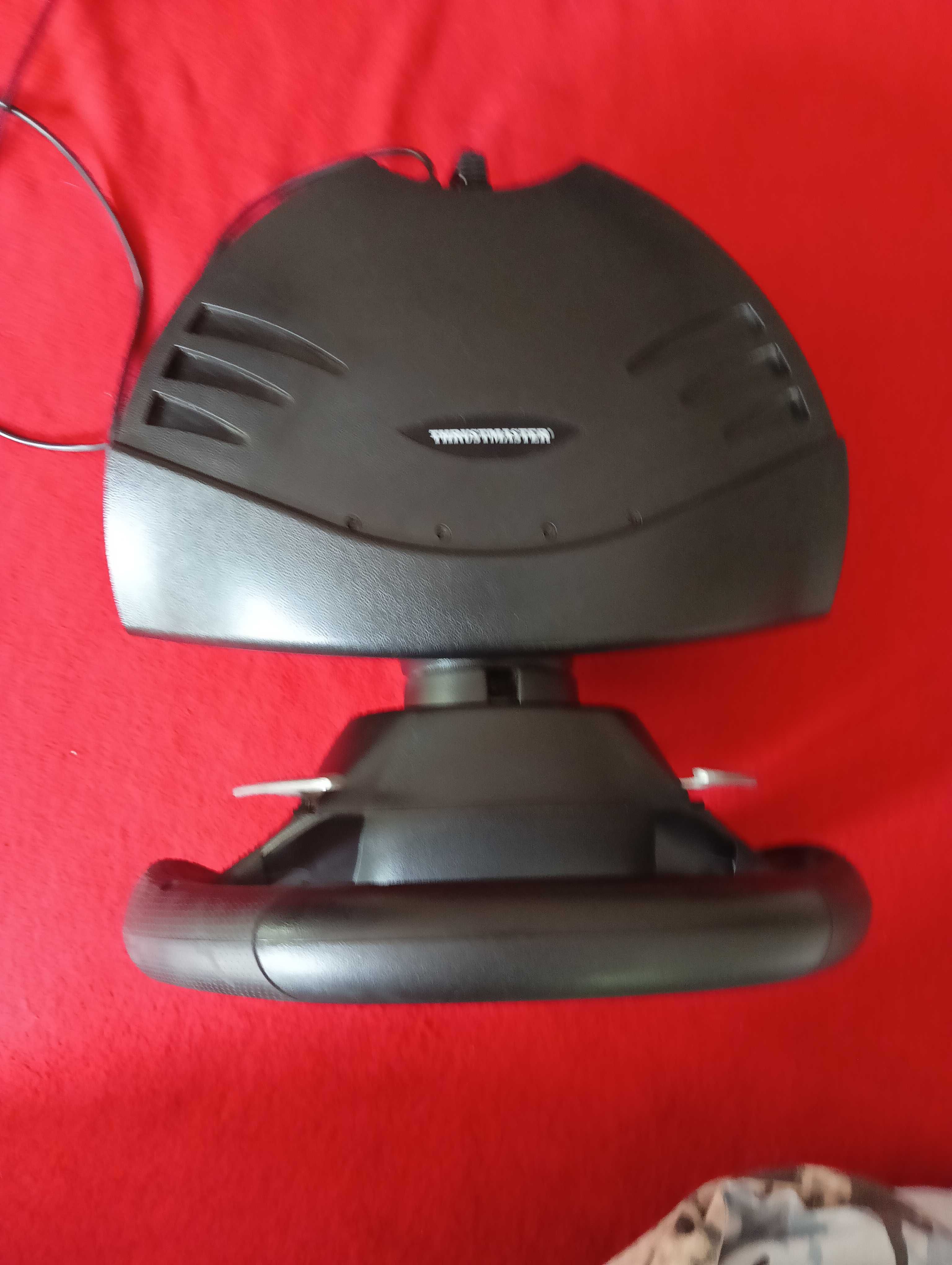 Геймърски волан Thrustmaster Ferrari за PS4/PC