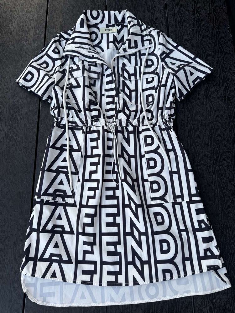Рокля Fendi размер С/М