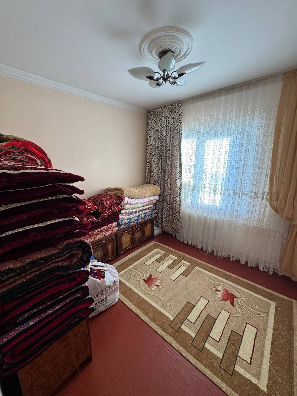 4/5/5. Сергели 2. (Ярмарка). Квартира 92 м², не торец. Метро 500 м.