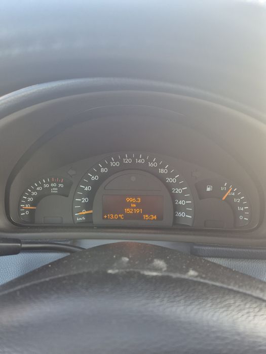 Vând Mercedes c class 180