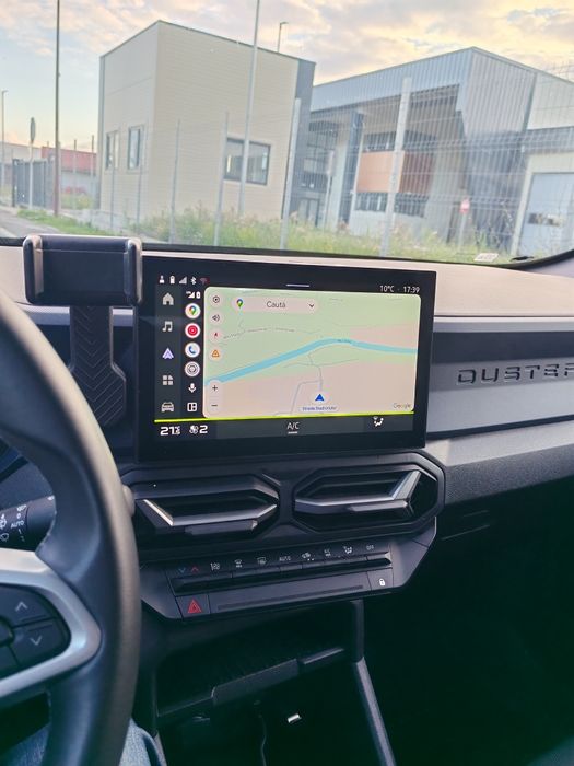 Vând Dacia Duster Hybrid 140 CP