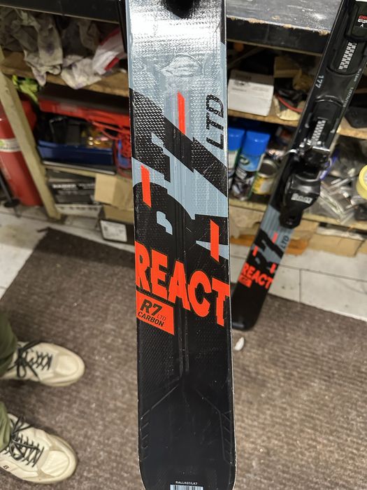 Rossignol React R7 carbon