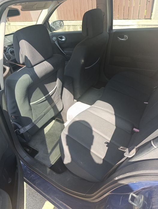 Vând sau schimb Renault Megane 2