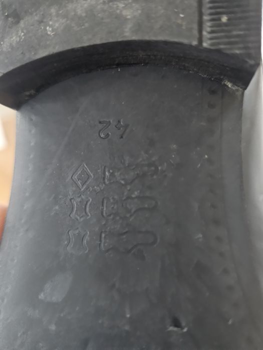 Vând pantofi eleganți 42