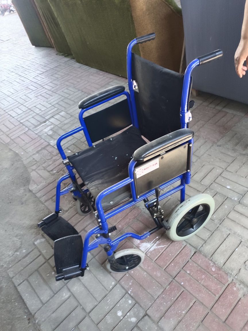 Инвалидное коляска продам срочно