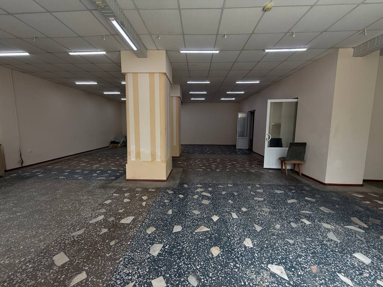 Нежилой жой арендага берилади или сотилади срочно Чирчикда