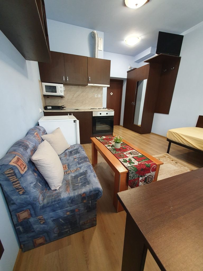 Дава се под наем Едностаен апартамент в Варна, Спортна зала - 24 кв.м за 255 € - Снимка #3