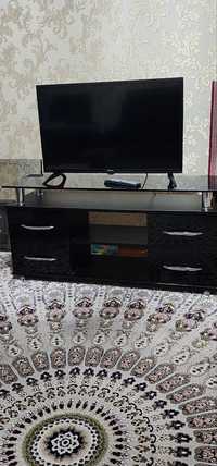 Телевизор LG с подставкой продаётся срочна televizor LG postavkasi