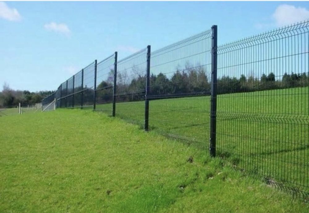 Gard din plasă bordurat împrejmuire teren