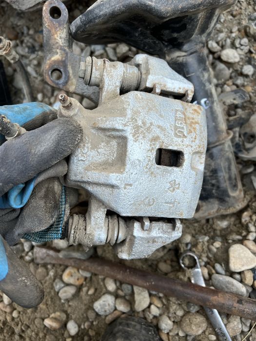 ступицы передный от мазда 626 год 1985