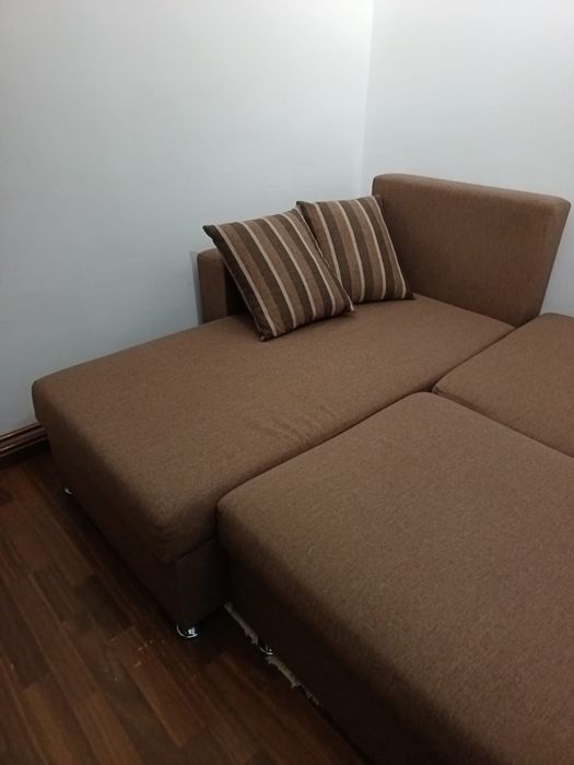 Coltar extensibil, foarte bine intretinut