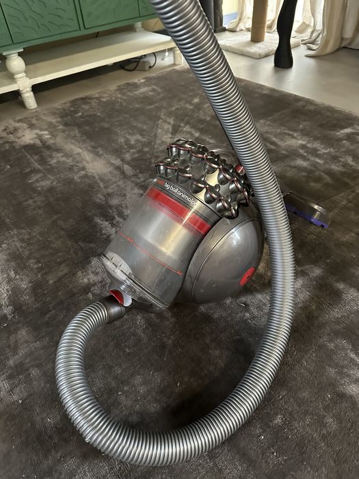 Прахосмукачка Dyson